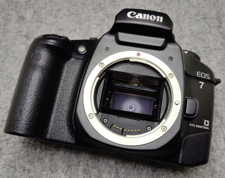 Canon EOS7 標準ズームレンズ付き　フィルムカメラ