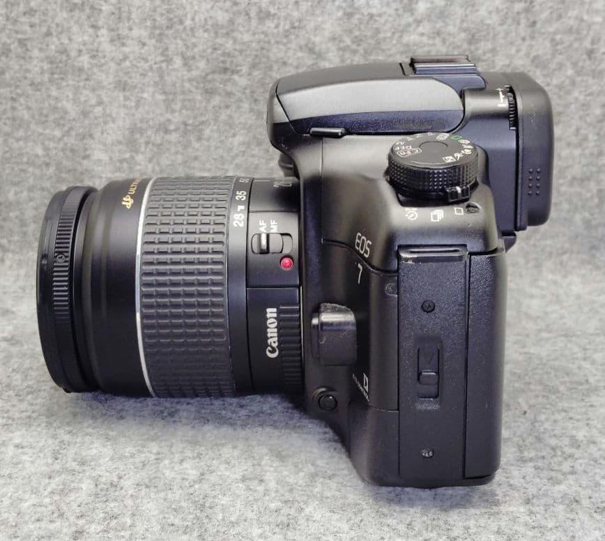 Canon EOS7 標準ズームレンズ付き　フィルムカメラ