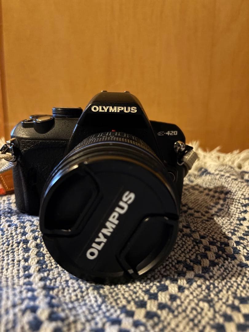 OLYMPUS E-420 デジタル一眼レフカメラ(レンズ付)