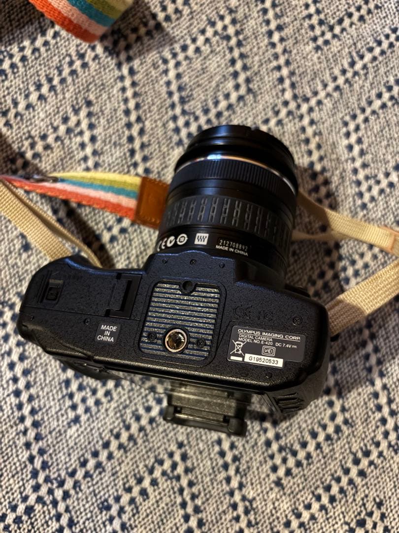 OLYMPUS E-420 デジタル一眼レフカメラ(レンズ付)