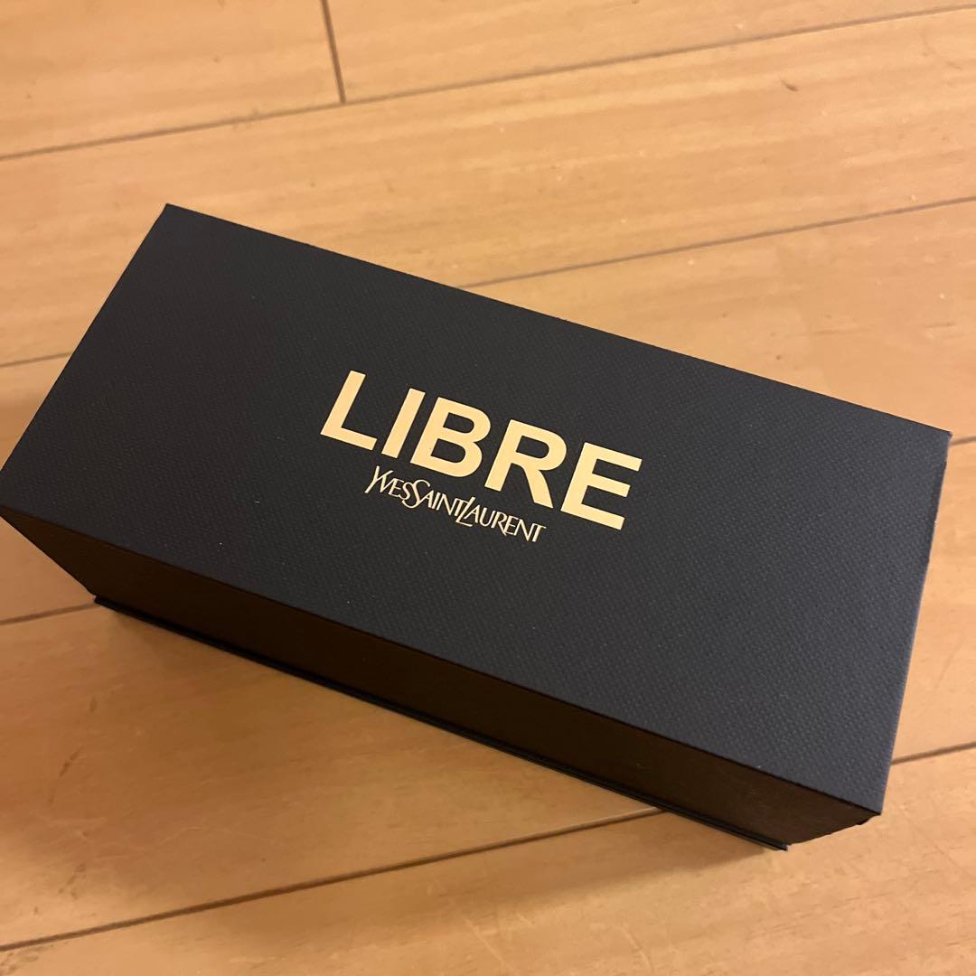 YSL イヴ・サンローラン　香水　リブレ　LIBRE 免税店限定