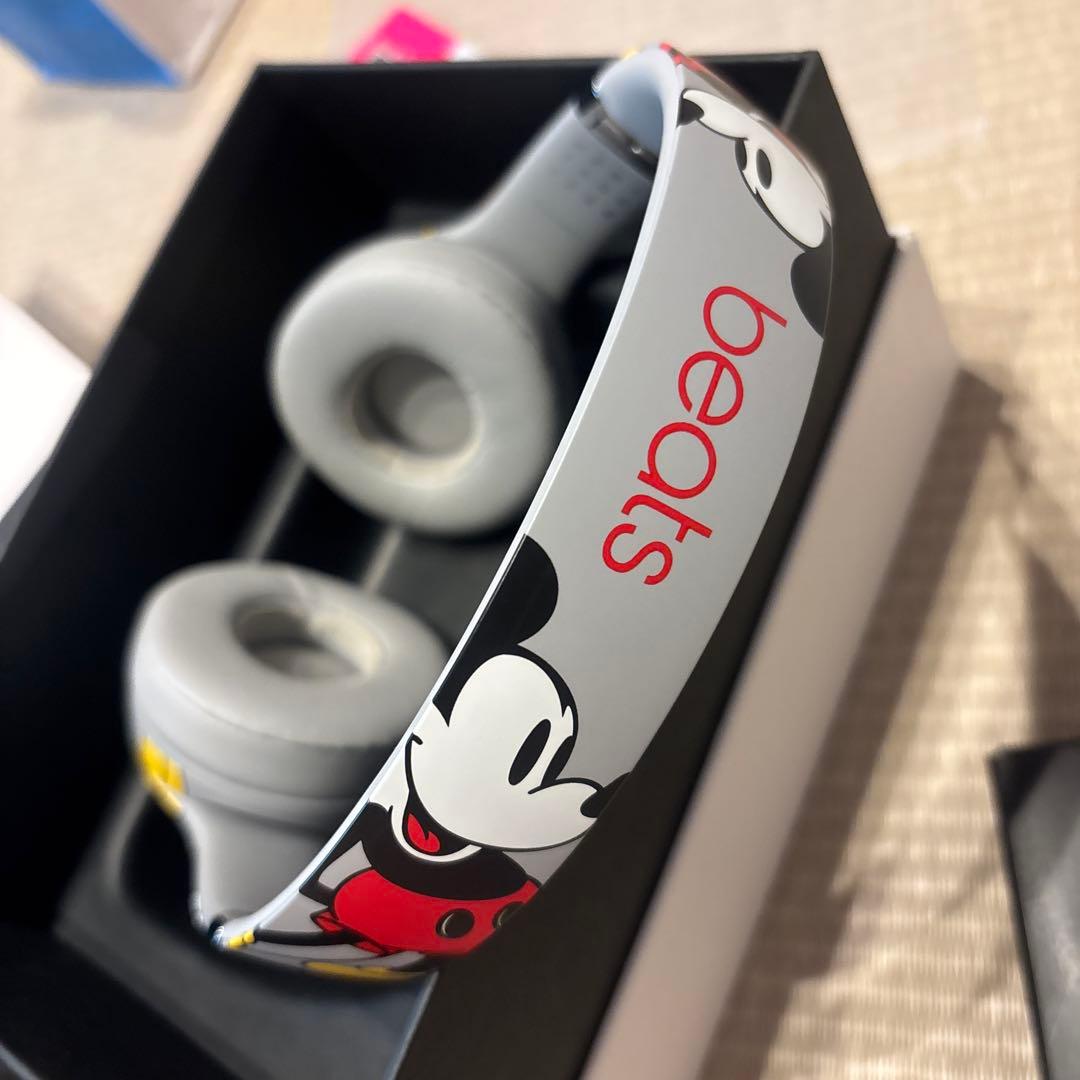 Beats Solo3 ミッキーマウス　生誕90周年　ヘッドホン　ディズニー
