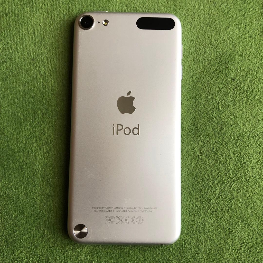 iPod touch 第5世代 32GB MD720J/A ホワイト＆シルバー