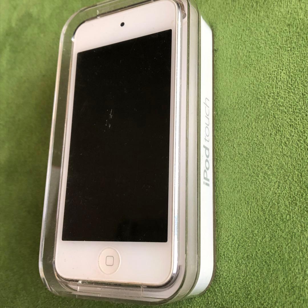 iPod touch 第5世代 32GB MD720J/A ホワイト＆シルバー