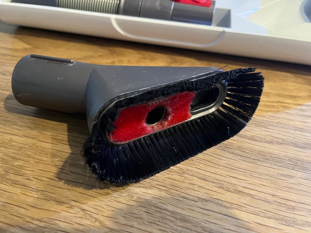 Dyson SV12コードレスクリーナー 本体＋付属品各種 ジャンク