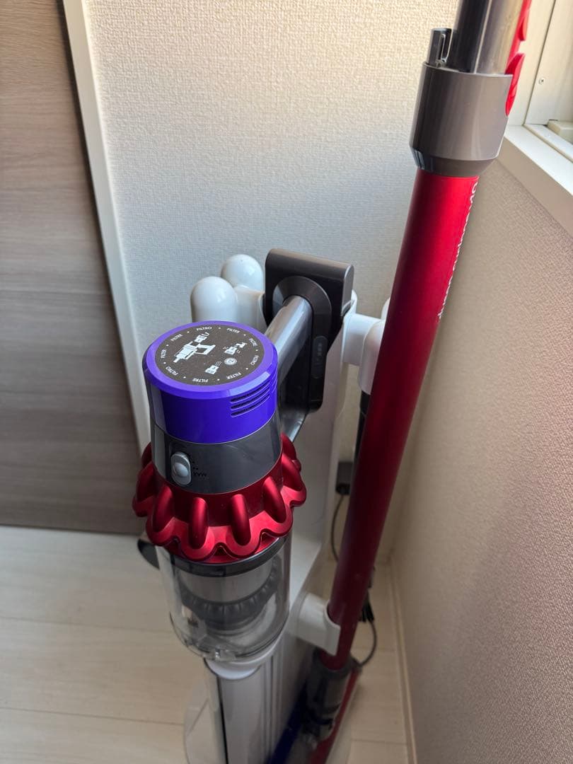 Dyson コードレススティッククリーナー SV12
