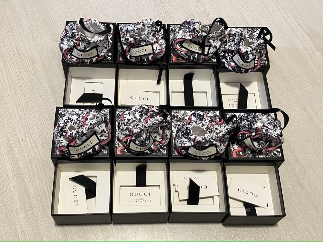 GUCCI アクセサリー空箱　蛇柄