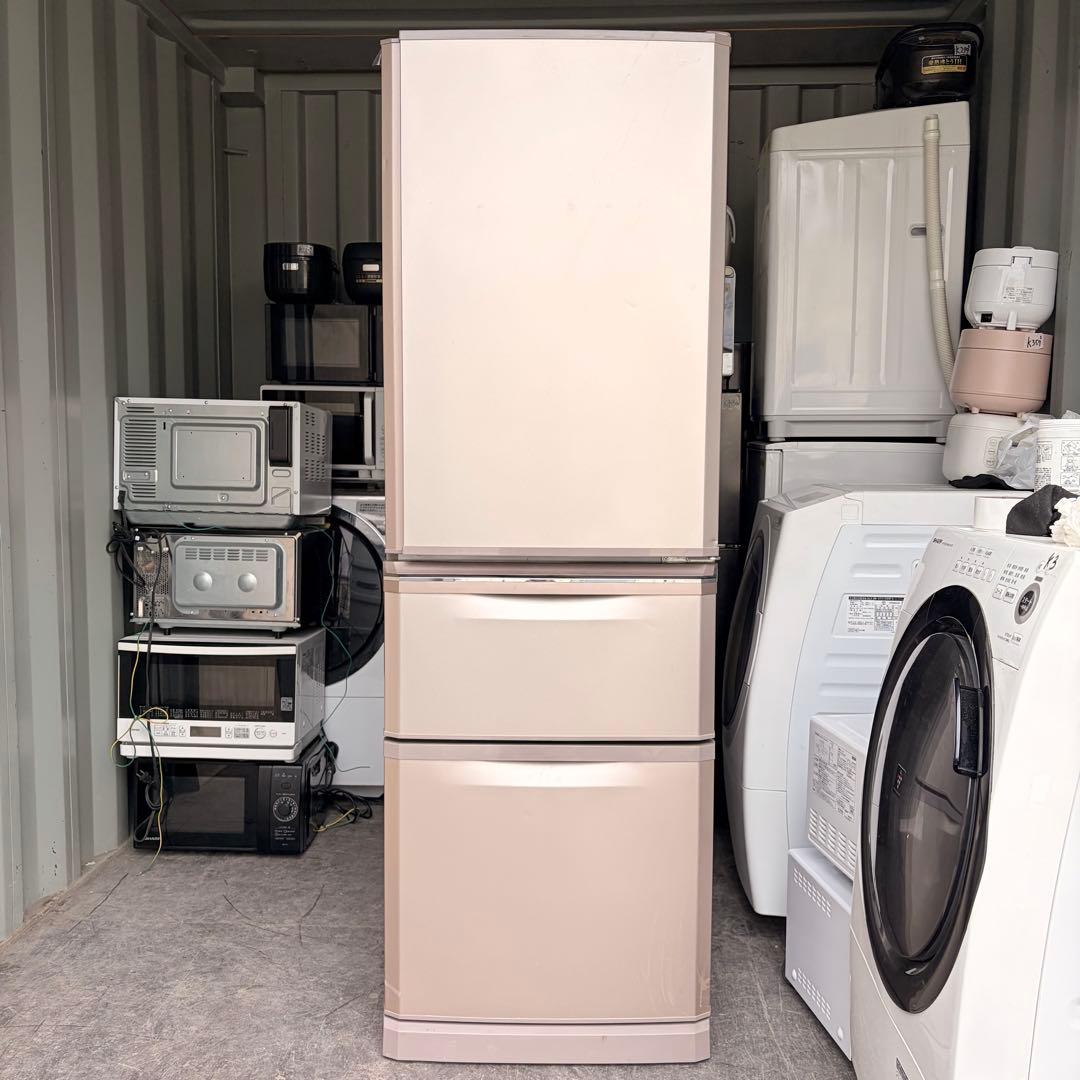 運搬取付無料！ピンク純正三菱370L大容量なのにスリムおしゃれ３ドア冷蔵庫！