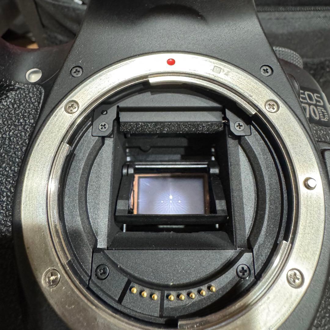 CANON EOS 70D キャノン　EFS18-135mm