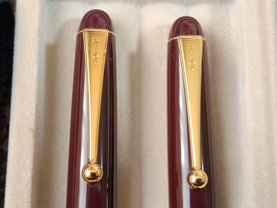 未使用　PILOT　Custom74 ボールペン　シャープペン　ディープレッド