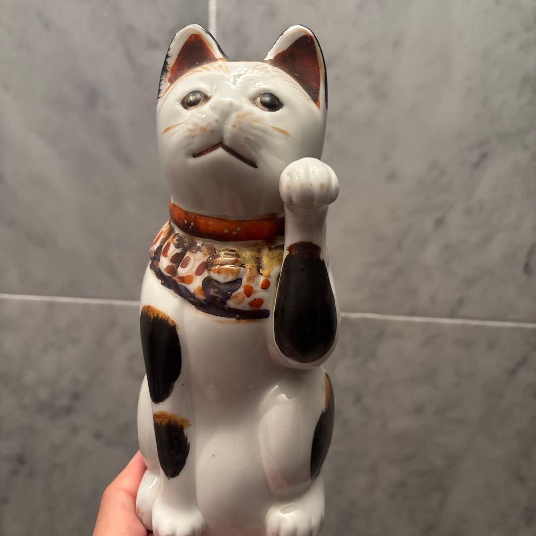 アンティーク明治時代妖艶な瞳や金彩の長いまつ毛、おヒゲで雰囲気抜群な招き猫
