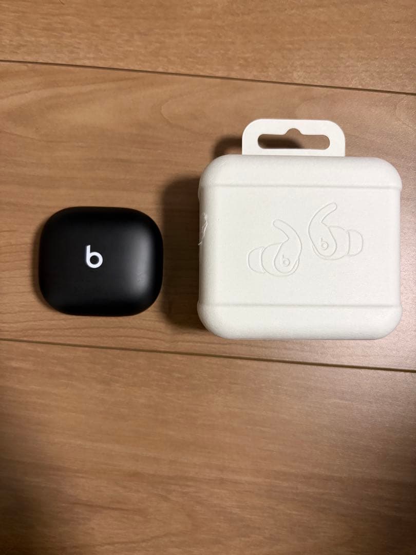 【美品】Powerbeats Fit ジェットブラック
