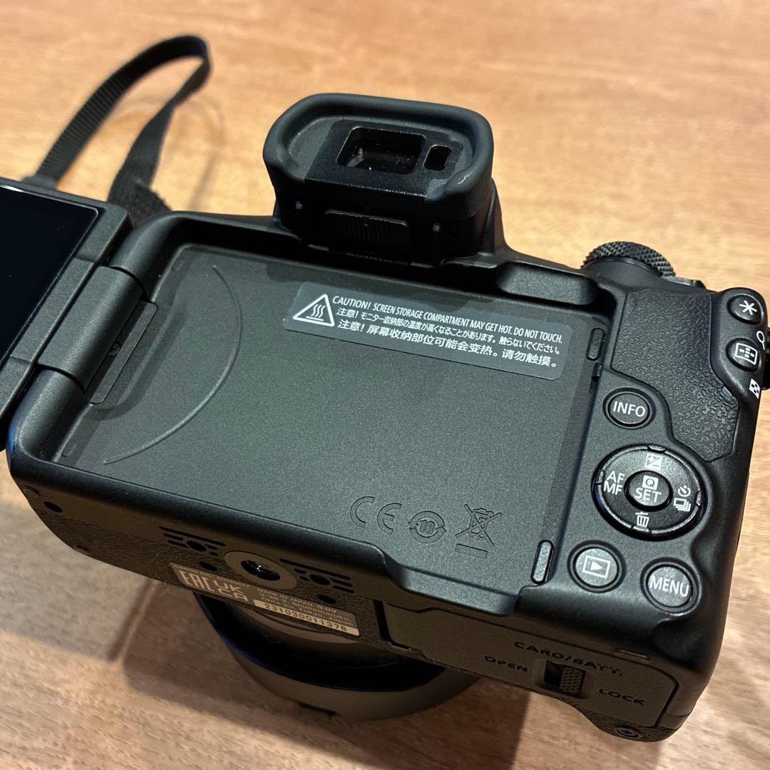 【極美品】CANON R50 ボディ + 単焦点 & 望遠レンズ