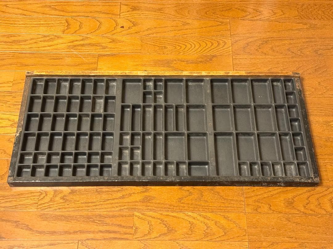 希少　イギリス　ヴィンテージ　プリンタートレイ　ブラックベース　ディスプレイ