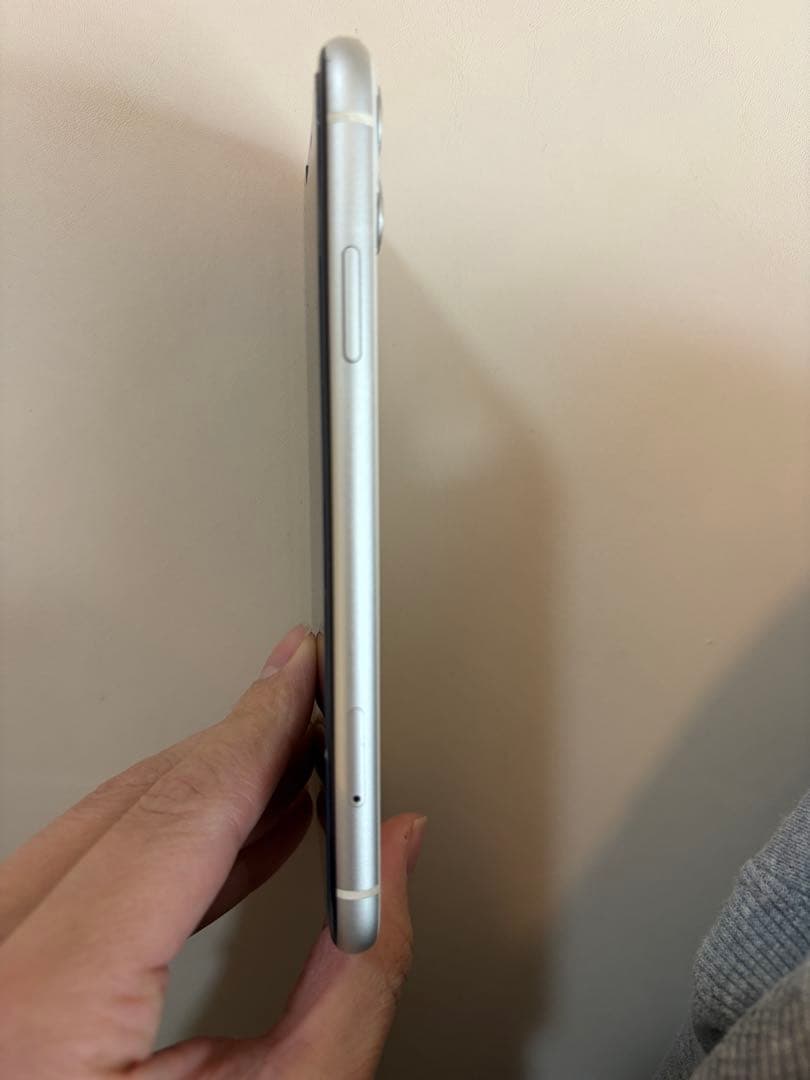 iPhone11 128GB ホワイト 本体