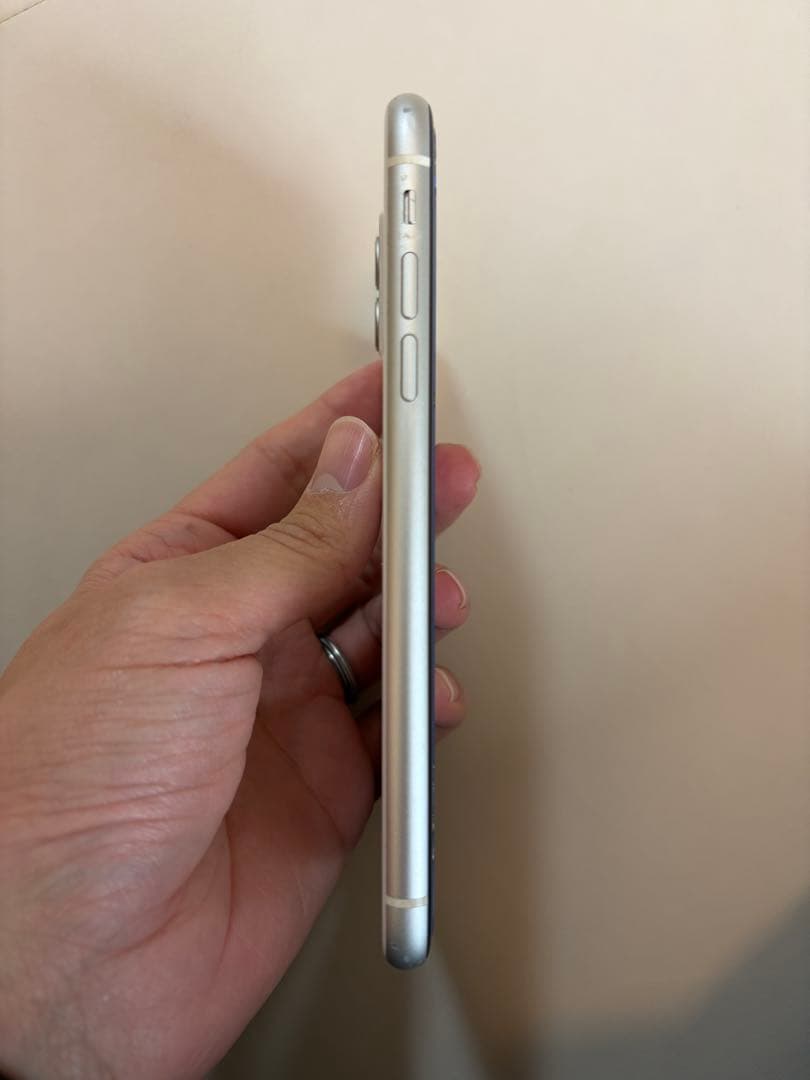 iPhone11 128GB ホワイト 本体