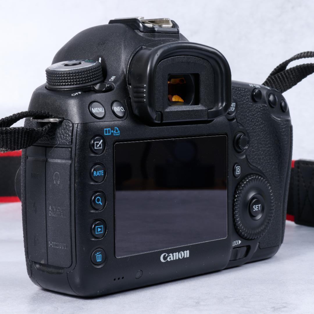 Canon EOS 5D Mark III 箱、付属品あり