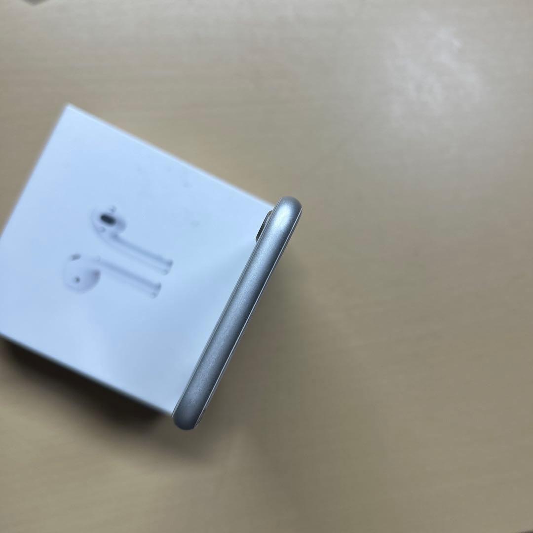 iPhone8 64GB SIMフリー　バッテリー最大容量72% 割れあり