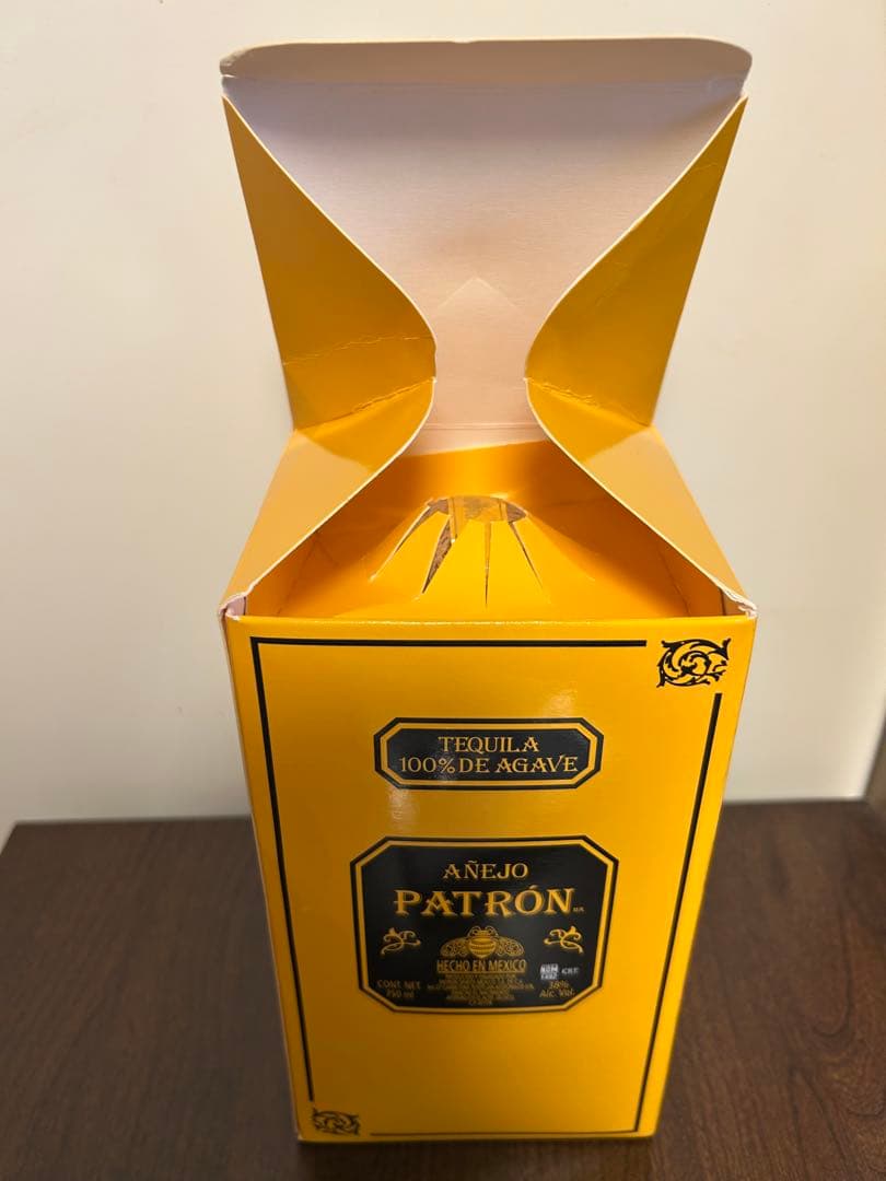 【未開封】PATRÓN アネホ　テキーラ 750ml
