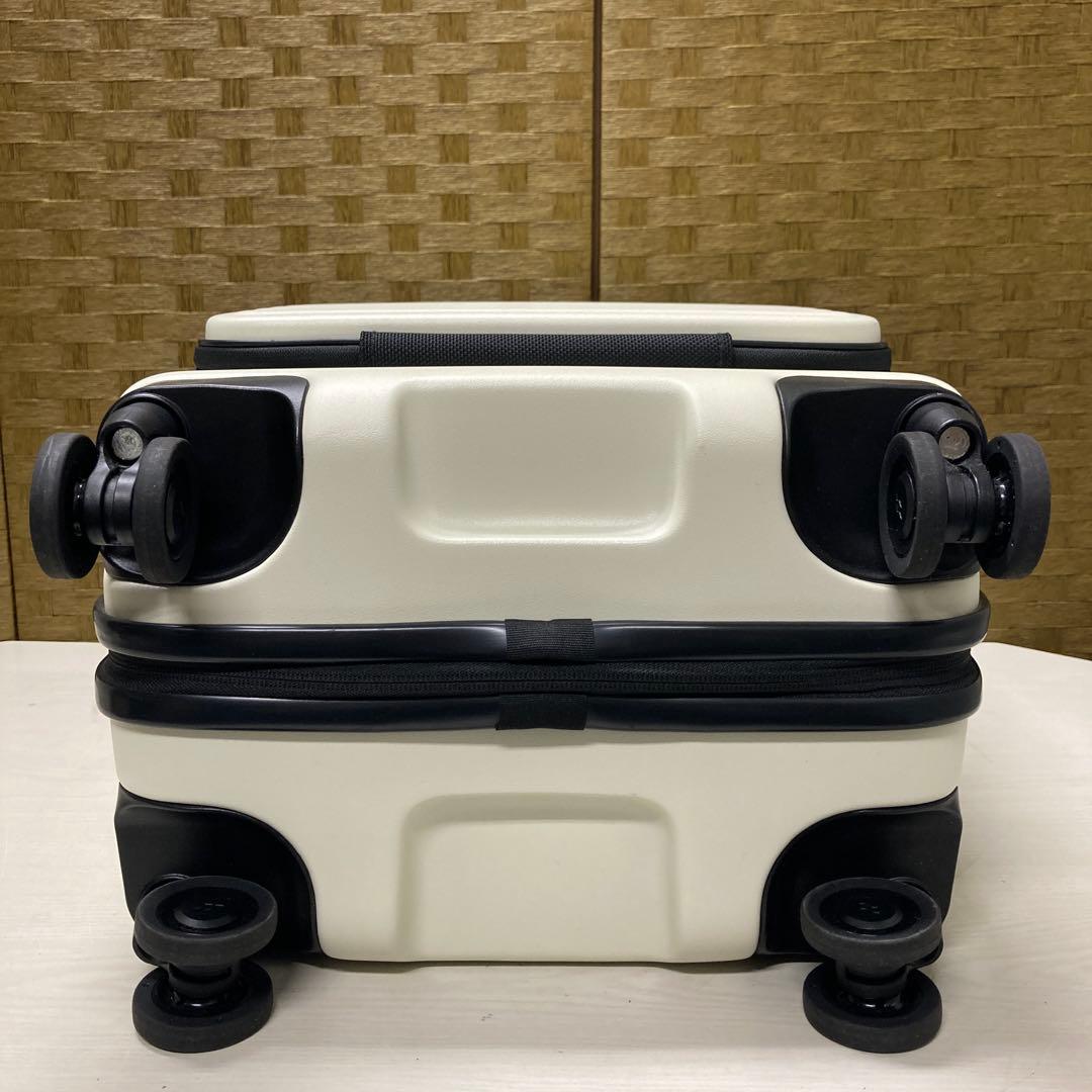 LOJEL キャリーケース ホワイト　機内持ち込み