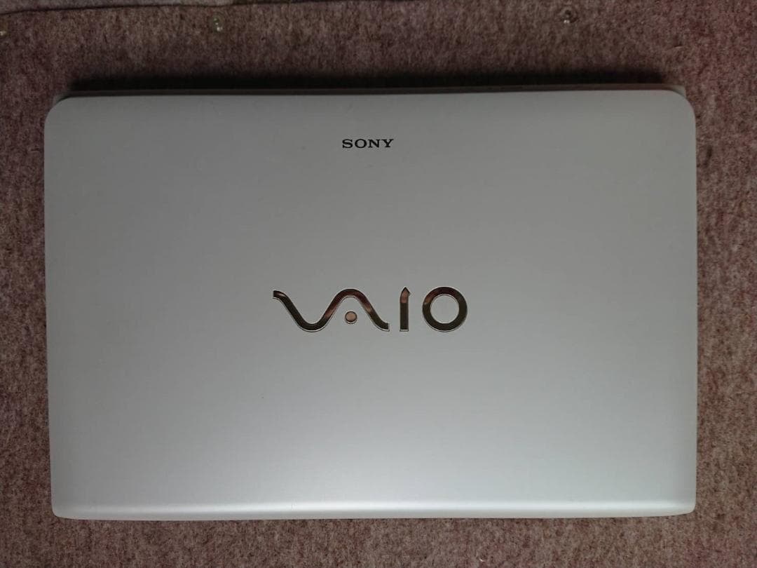 VAIO 型番：SVE151B11N