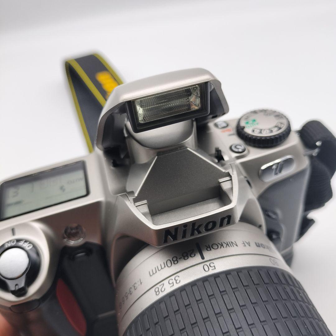 Nikon U フィルム 一眼レフカメラ ボディ レンズ バッテリーパック付き