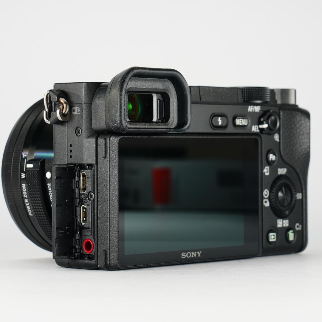 子どもの2度と戻らない瞬間を美しく、最高カメラ SONY α6400 ミラーレス