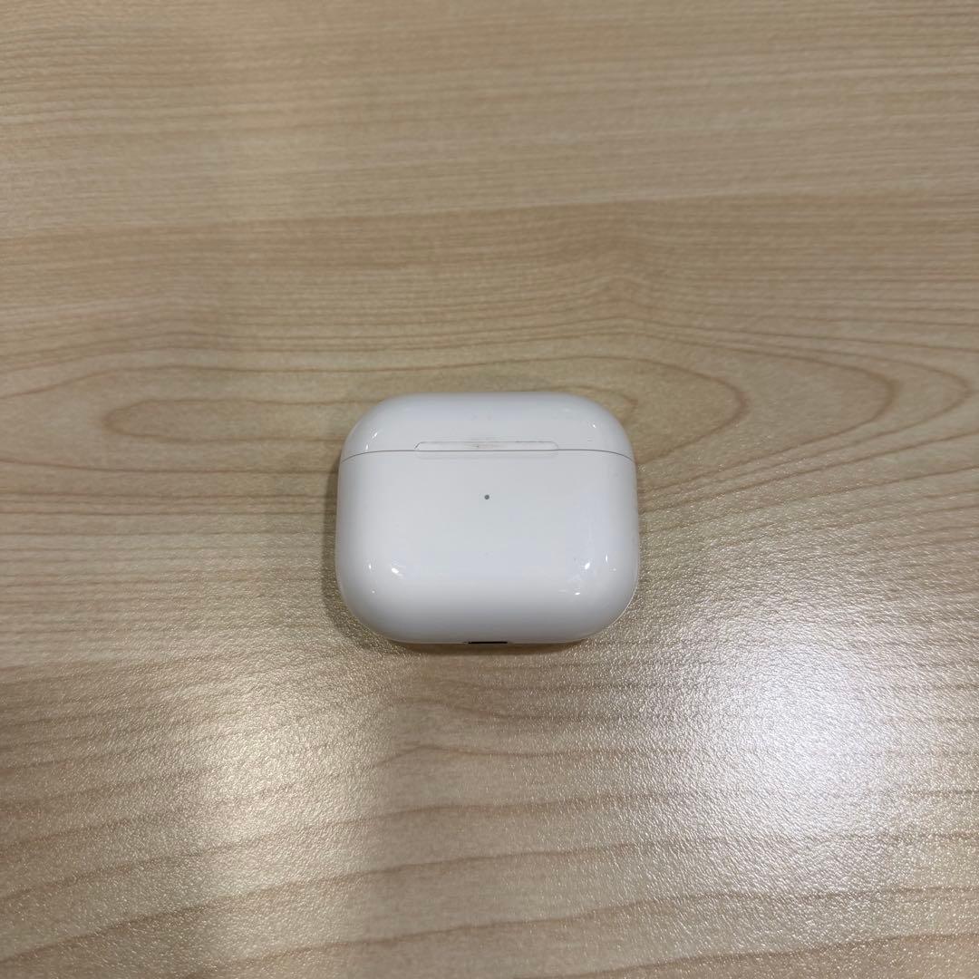 AirPods本体 ホワイト 充電ケース付き　第三世代