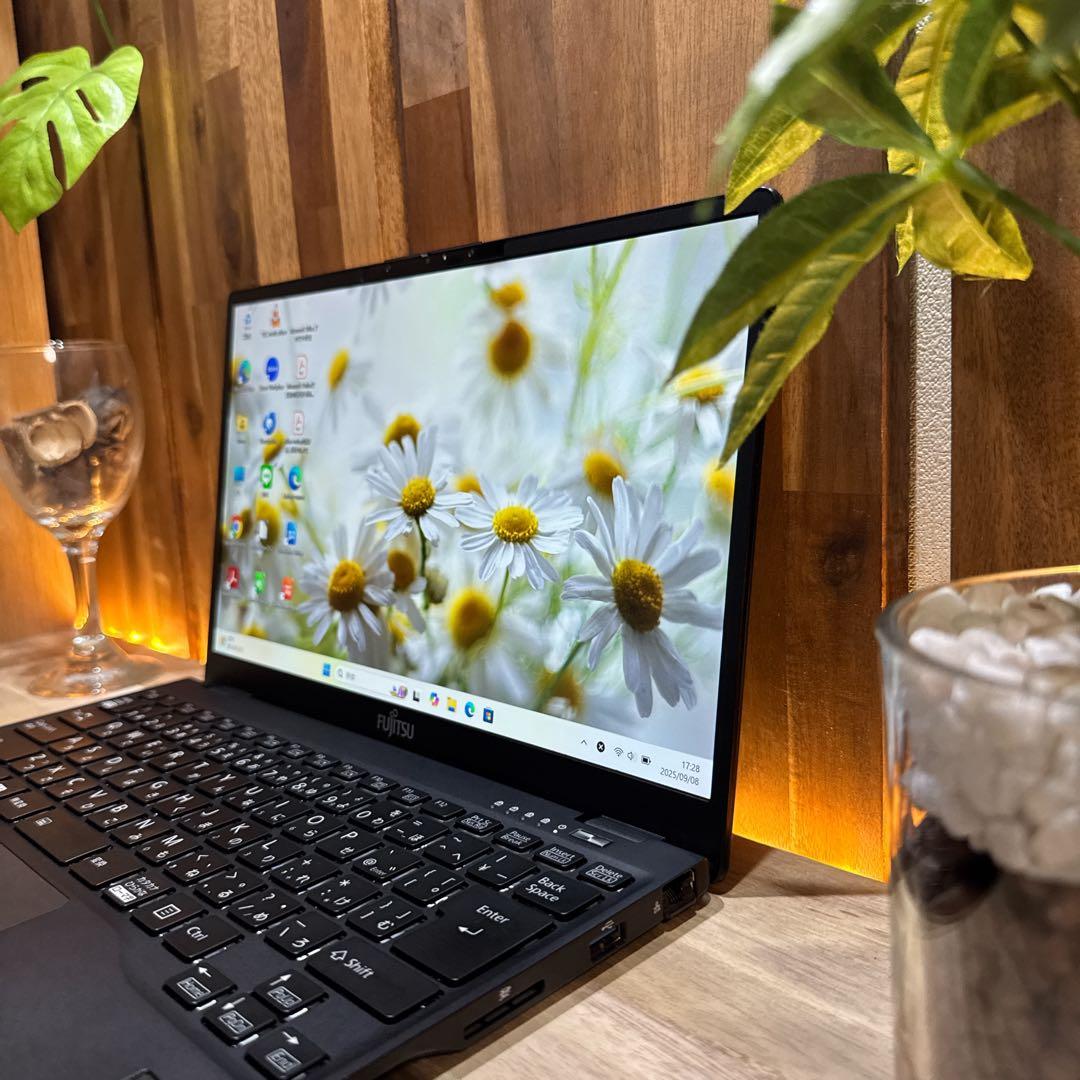 超軽量‼️LIFEBOOK☘最高峰i7☘第11世代☘メモリ16GB☘ノートパソコン