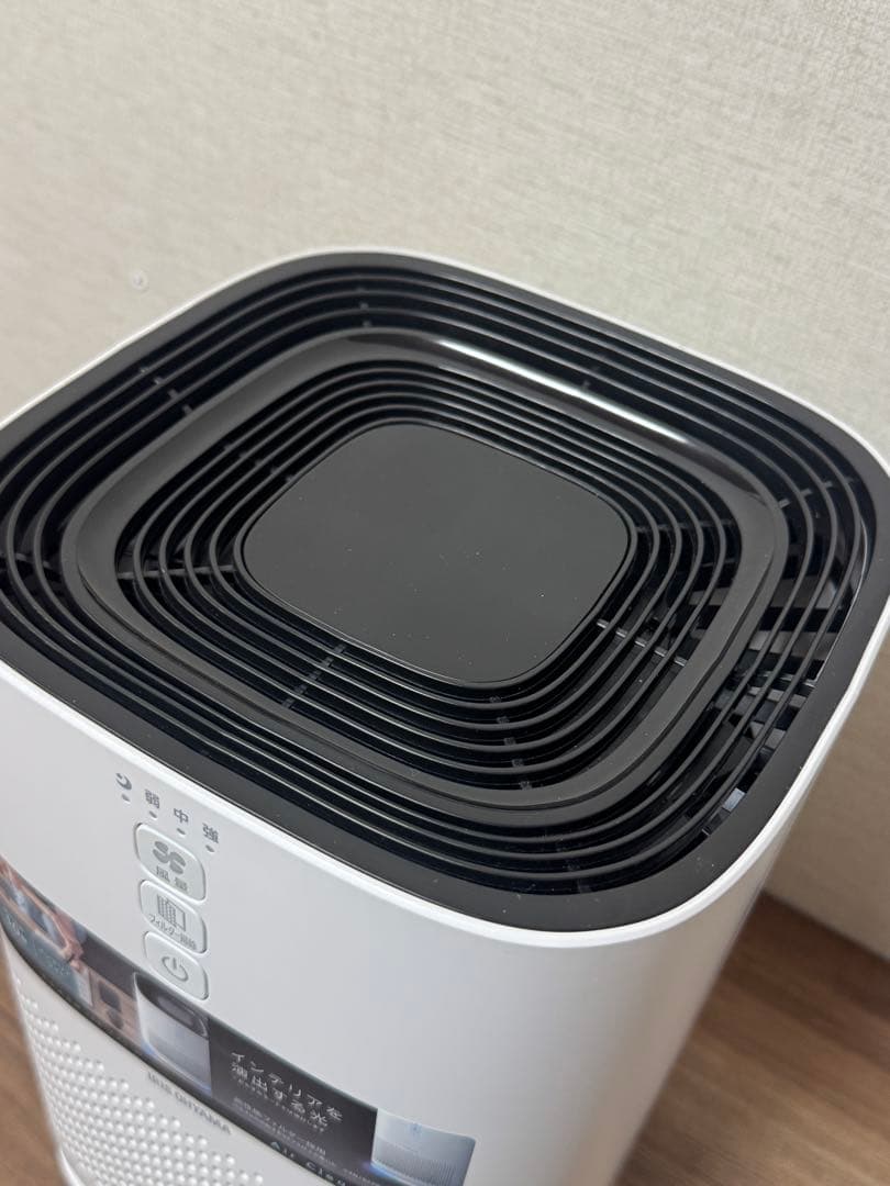 未使用　アイリスオーヤマ　空気清浄機　IAP-A25-W 2023年