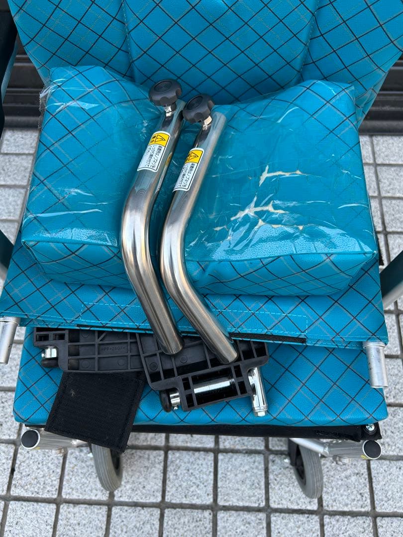 カワムラサイクル社 ティルト リクライニング付き車イス KXL16-42