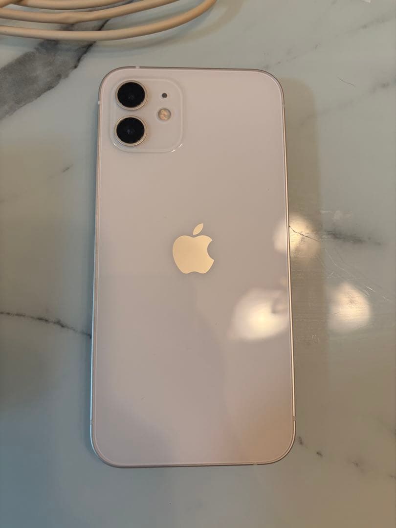 【超美品】iPhone 12 本体、ケース、カバー、充電器付き