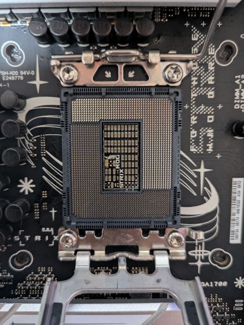 ROG STRIX B760-G GAMING WiFi 吹雪