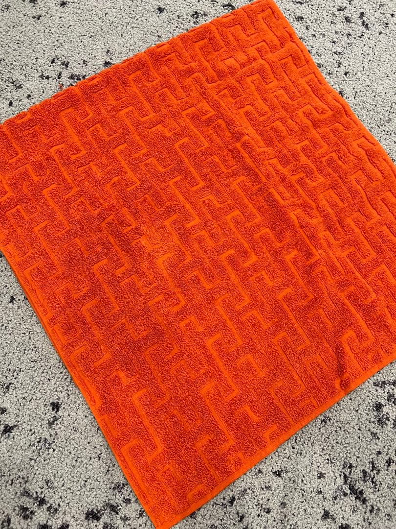 HERMES オレンジ バスタオル 箱付き