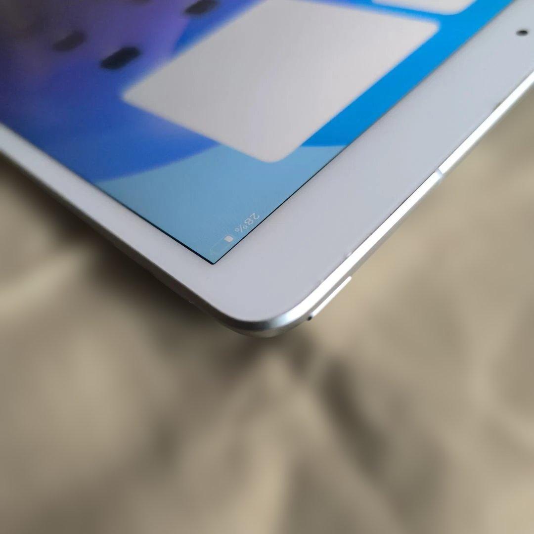 超美品　iPad Air第3世代/64GBWi-Fiモデル＋Cellul