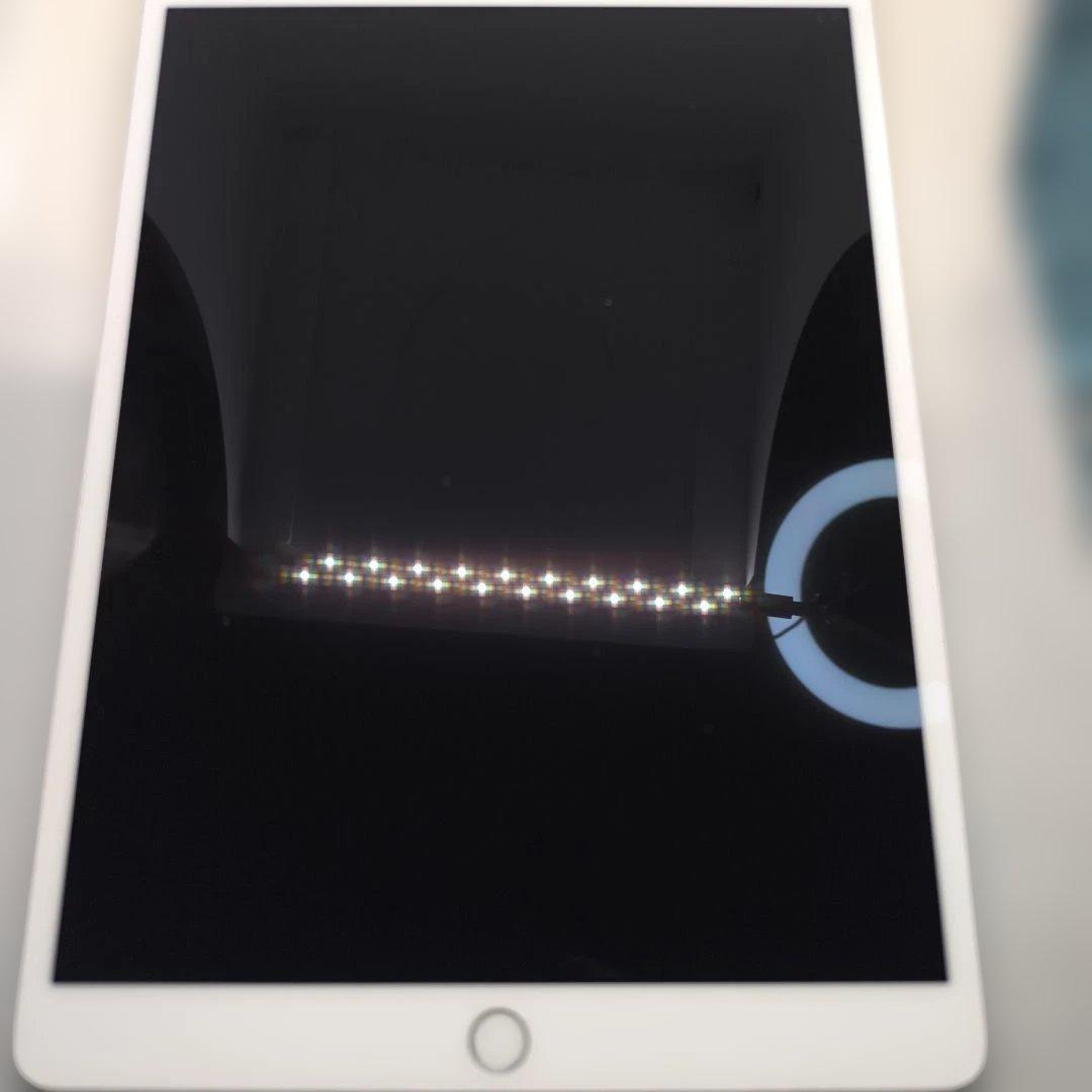 超美品　iPad Air第3世代/64GBWi-Fiモデル＋Cellul