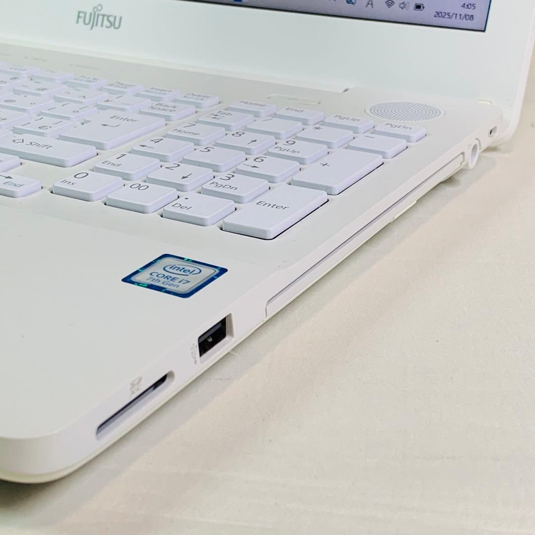 Core i7✨7世代✨SSD2TB✨32GB✨富士通✨ホワイト✨ノートパソコン