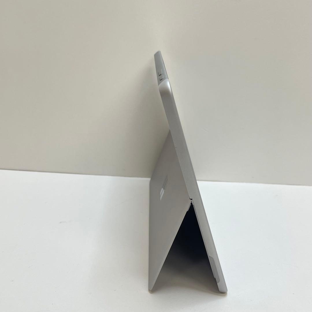 #058 Microsoft Surface Go (モデル1824) 8GB