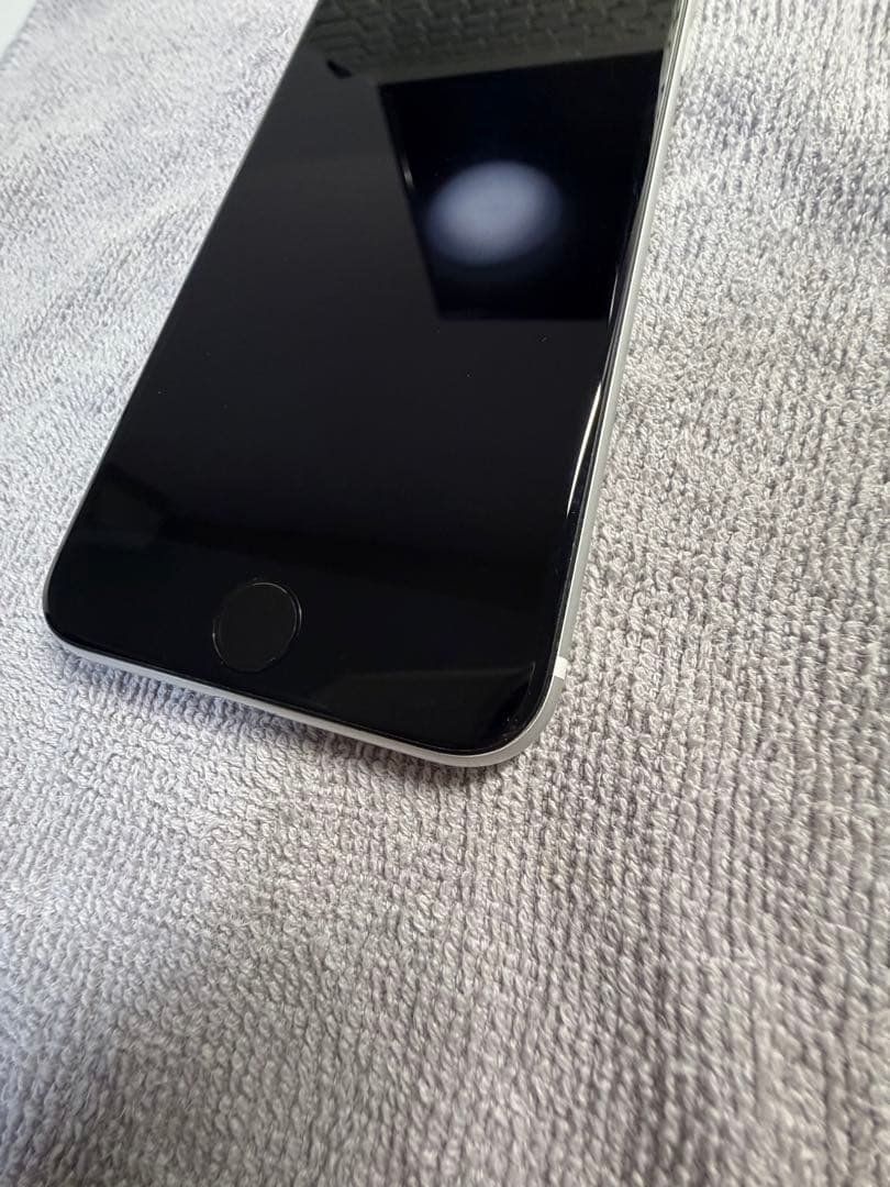 【ジャンク品】iPhoneSE 3世代【64GB】