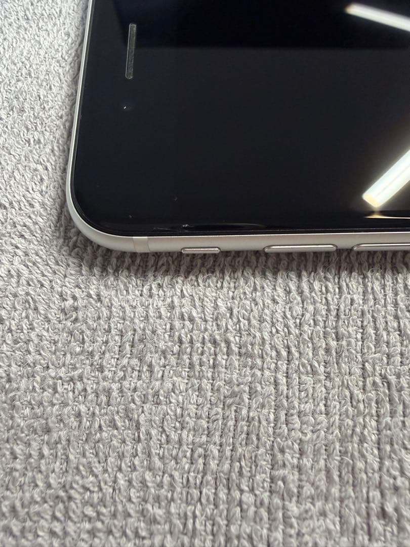 【ジャンク品】iPhoneSE 3世代【64GB】