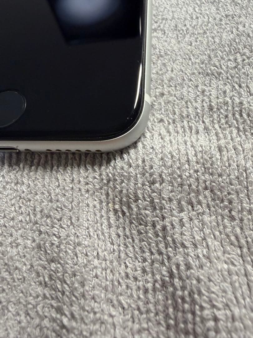 【ジャンク品】iPhoneSE 3世代【64GB】