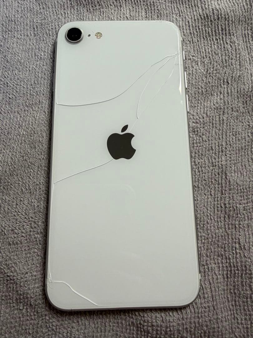 【ジャンク品】iPhoneSE 3世代【64GB】