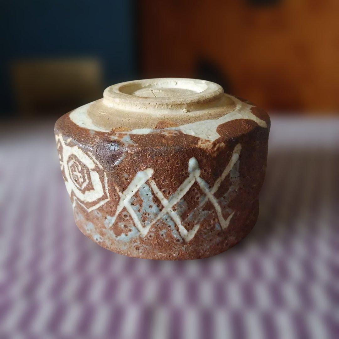 美濃焼　志野焼　青葉太陽　鼠志野亀甲文茶碗　共箱　茶器　茶道具