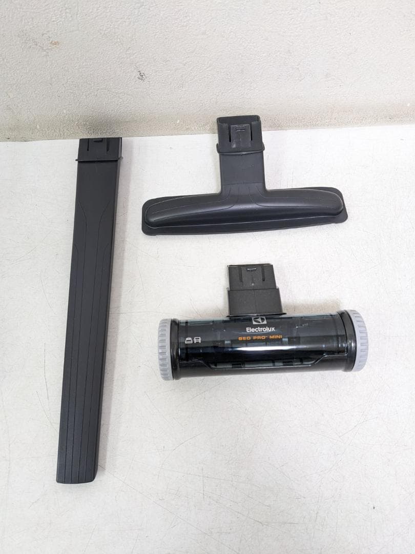 Electrolux スティック掃除機 NV144L15BC