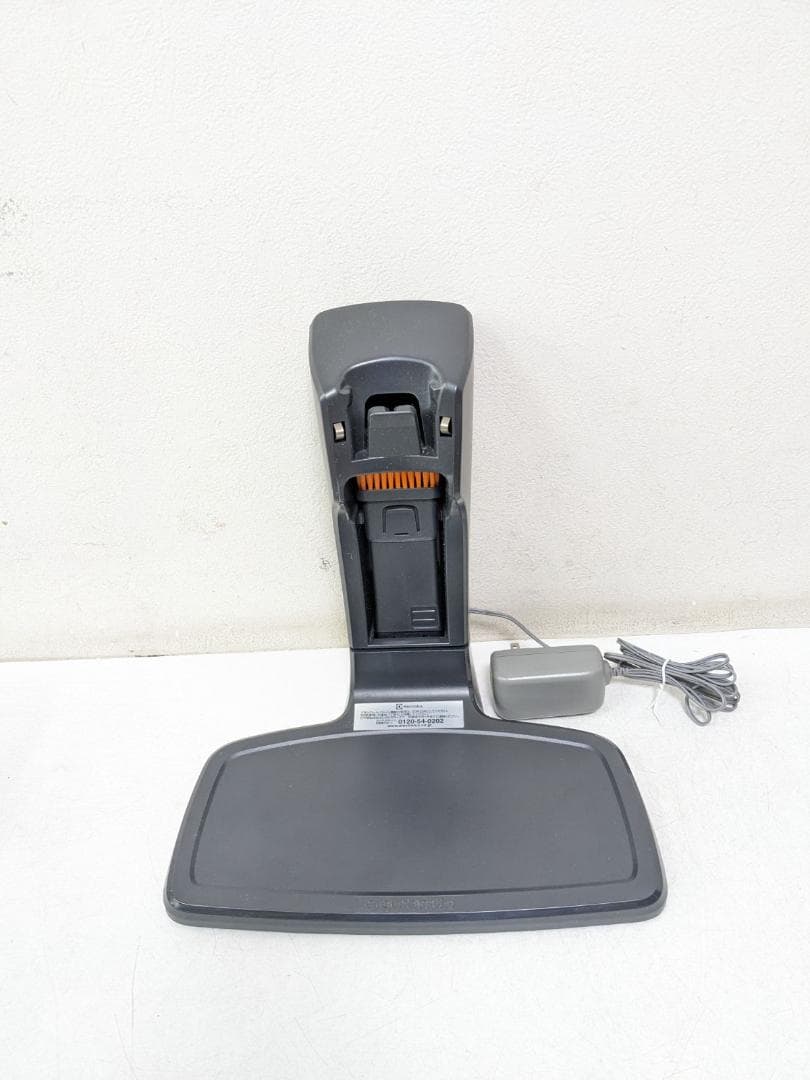 Electrolux スティック掃除機 NV144L15BC