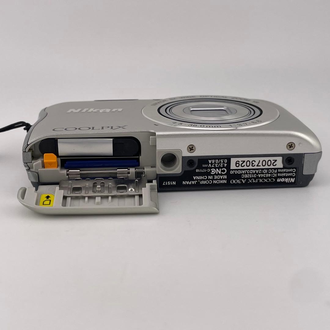 実写美⭕️美品【動作確認済】Nikon COOLPIX A300 シルバー