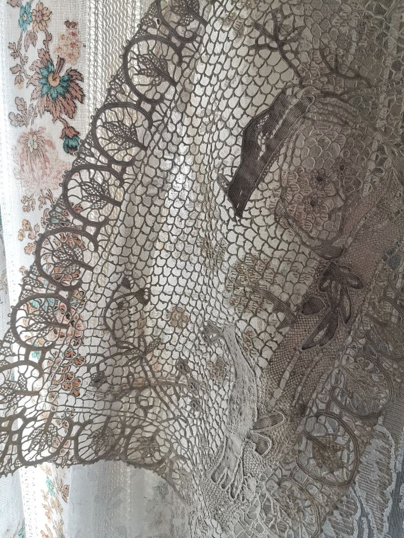 アンティーク ブラーノレース ポワンドヴェニス 番い鳥のニードルワーク ランナー