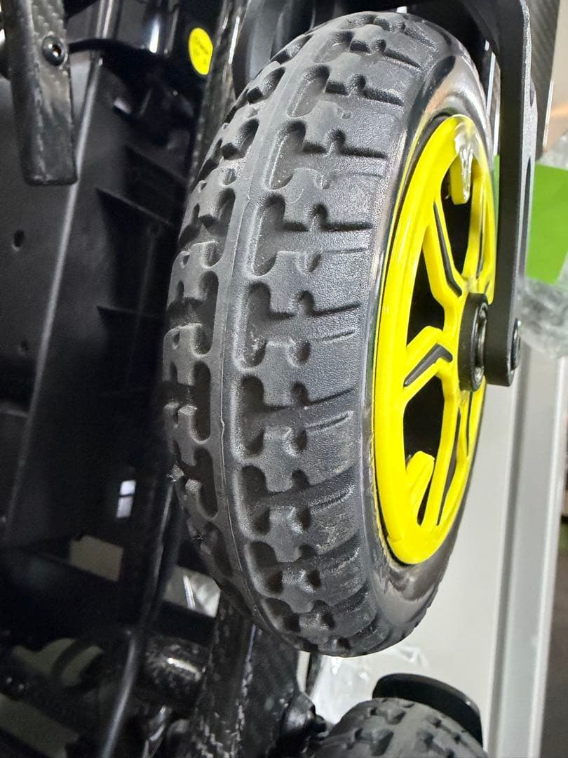 中古品 超軽量 QUICKIE Q50 R カーボン折り畳み電動車椅子2025年