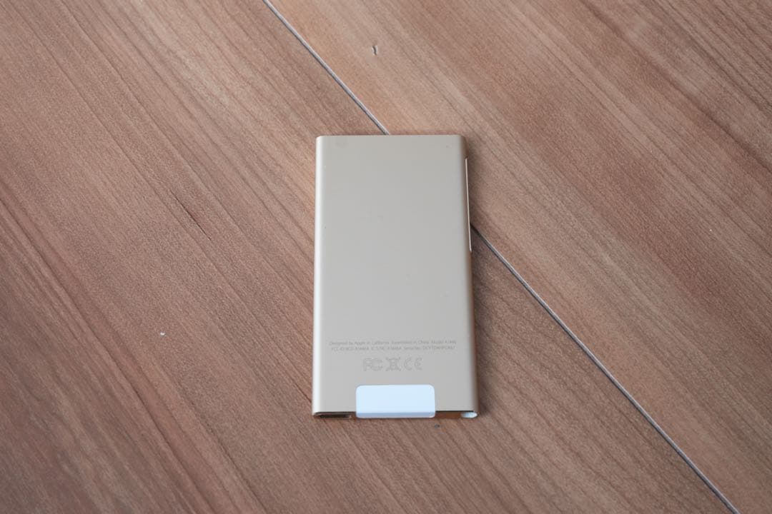 Apple iPod nano 16GB ゴールド　第7世代