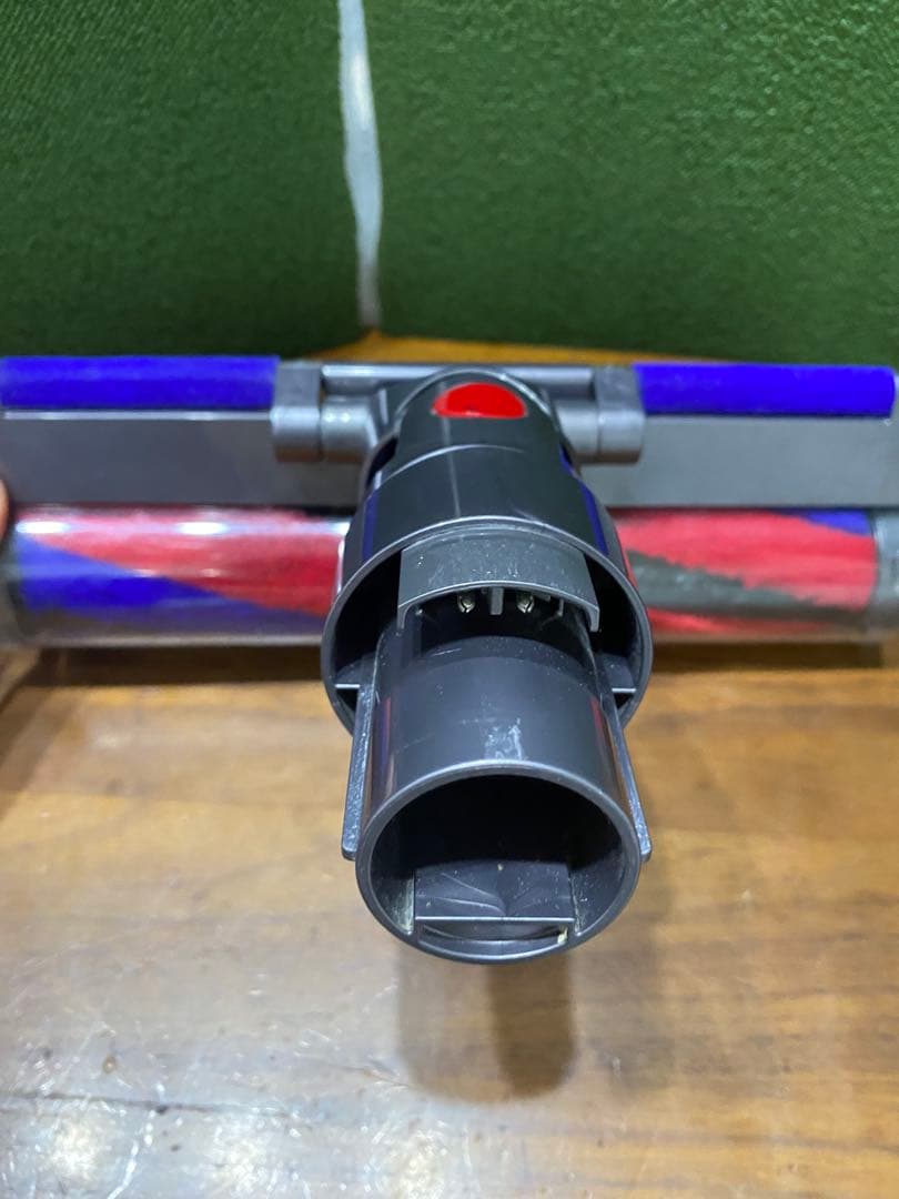 【美品】ダイソン dyson V8 slimソフトローラークリーナーヘッド